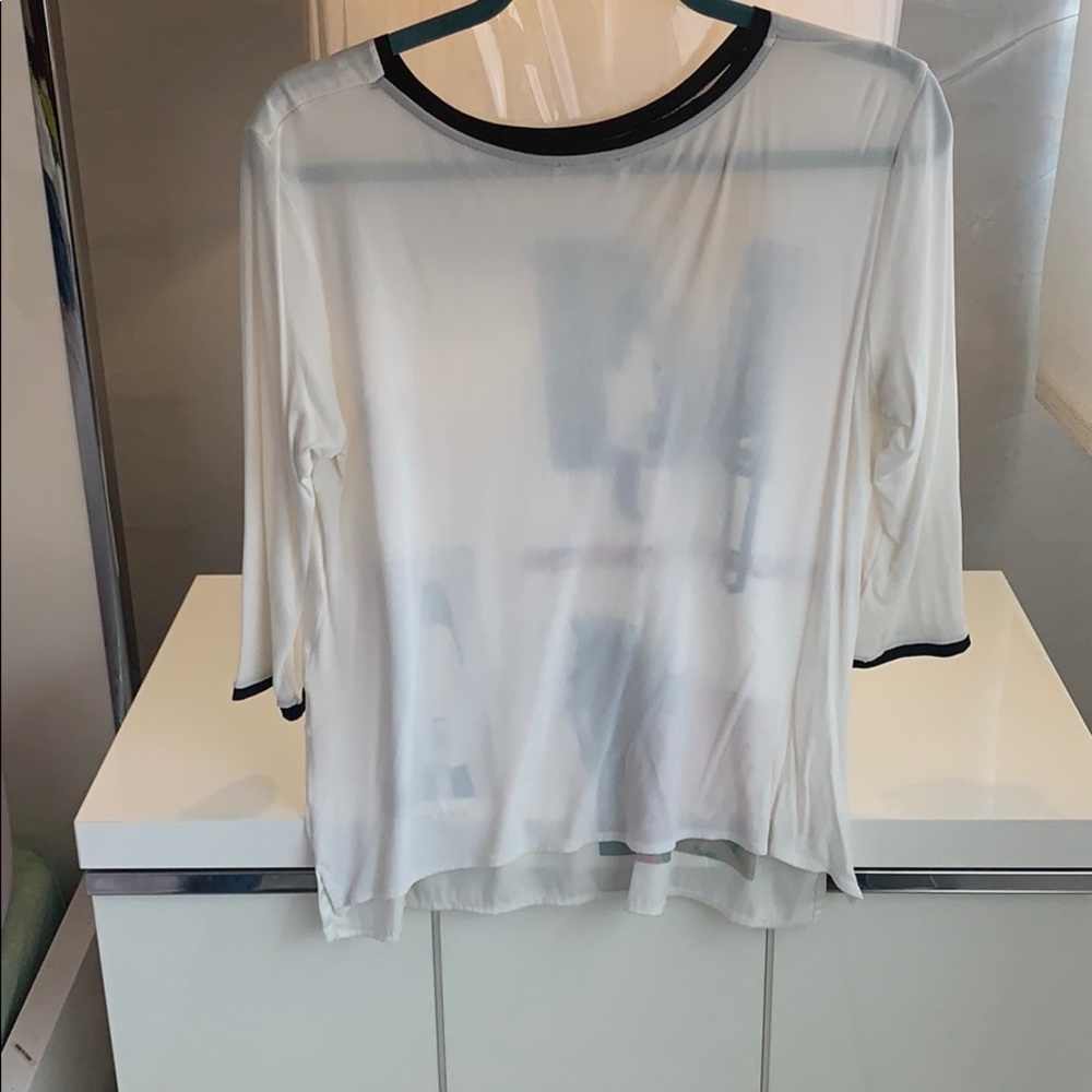 Blouse 👚 - Picture 2 of 4